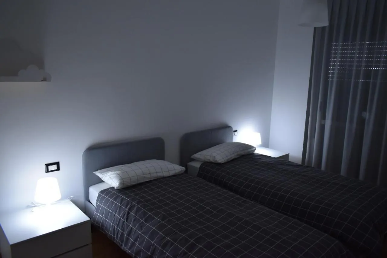 House Promenade Santa Giulia Apartment Milan 0*,